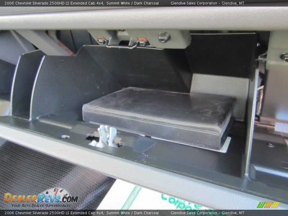 2006 Chevrolet Silverado 2500HD LS Extended Cab 4x4 Summit White / Dark Charcoal Photo #19