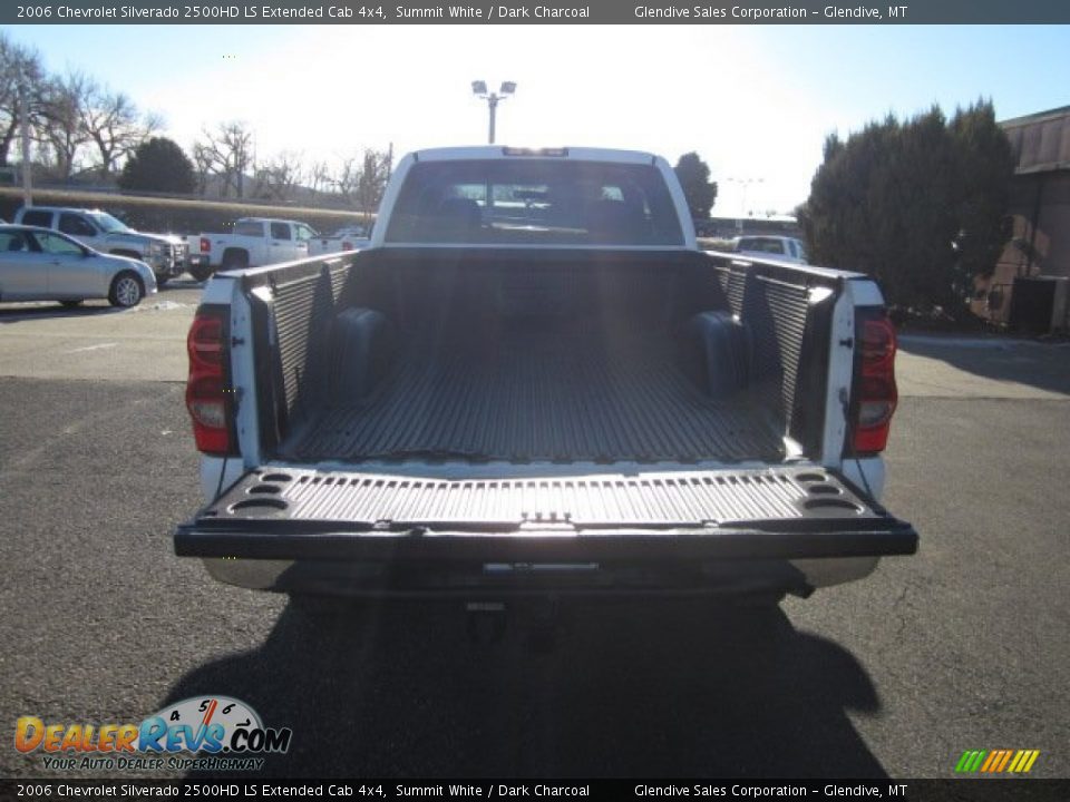 2006 Chevrolet Silverado 2500HD LS Extended Cab 4x4 Summit White / Dark Charcoal Photo #24