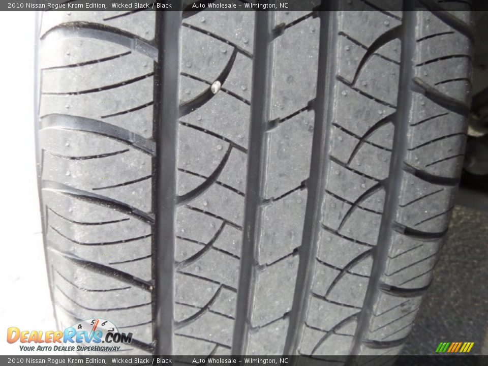 2010 Nissan Rogue Krom Edition Wicked Black / Black Photo #10