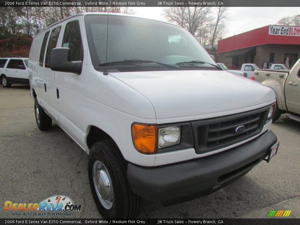 2006 Ford E Series Van E350 Commercial Oxford White / Medium Flint Grey Photo #4