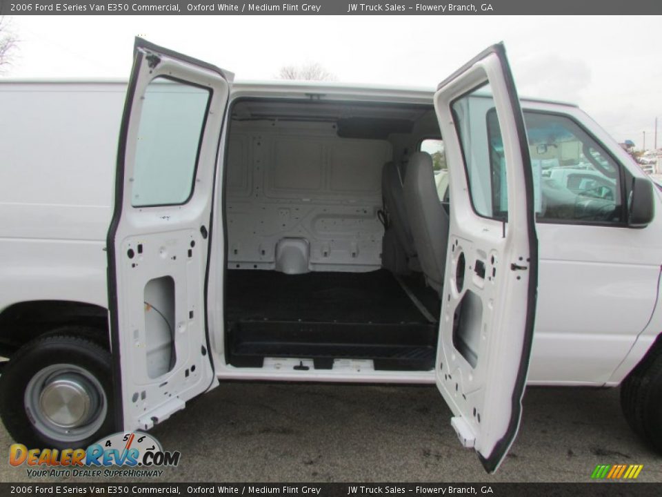 2006 Ford E Series Van E350 Commercial Oxford White / Medium Flint Grey Photo #14