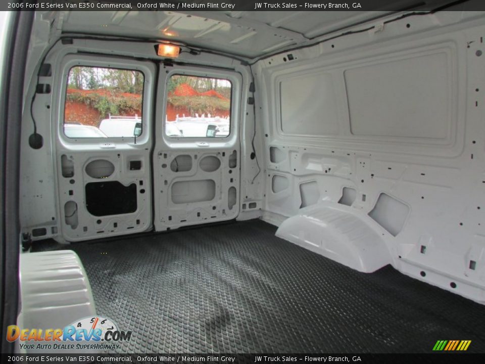 2006 Ford E Series Van E350 Commercial Oxford White / Medium Flint Grey Photo #16