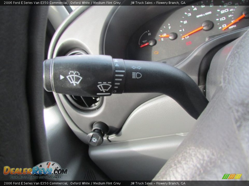 2006 Ford E Series Van E350 Commercial Oxford White / Medium Flint Grey Photo #32