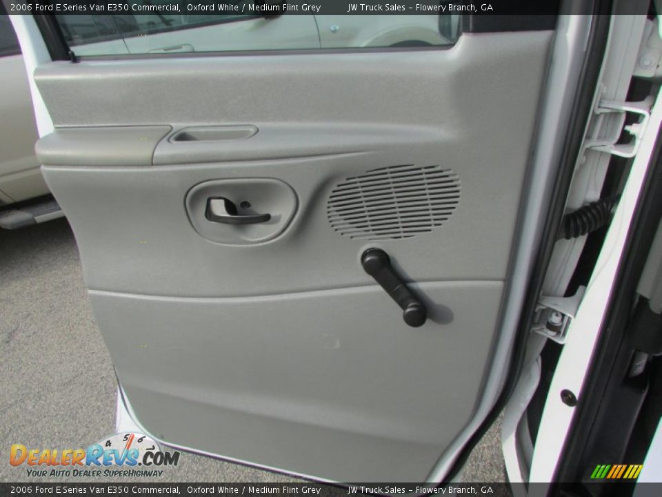 2006 Ford E Series Van E350 Commercial Oxford White / Medium Flint Grey Photo #33