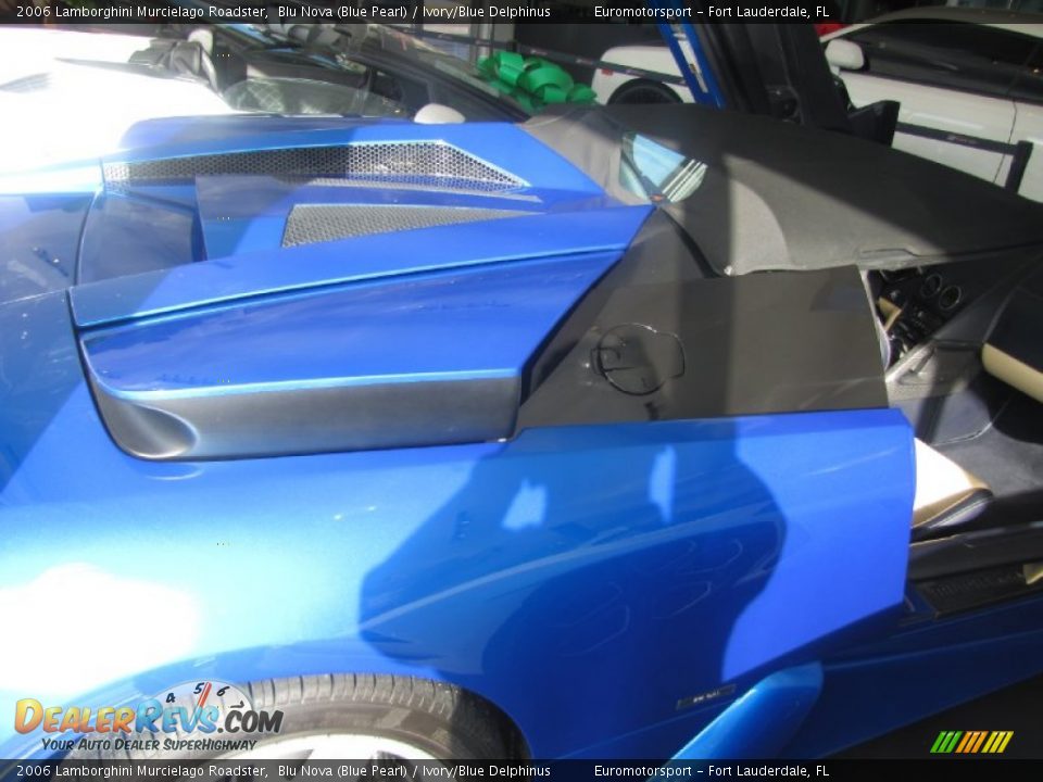 2006 Lamborghini Murcielago Roadster Blu Nova (Blue Pearl) / Ivory/Blue Delphinus Photo #11