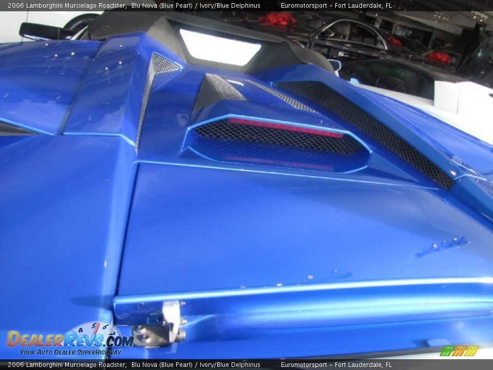 2006 Lamborghini Murcielago Roadster Blu Nova (Blue Pearl) / Ivory/Blue Delphinus Photo #17