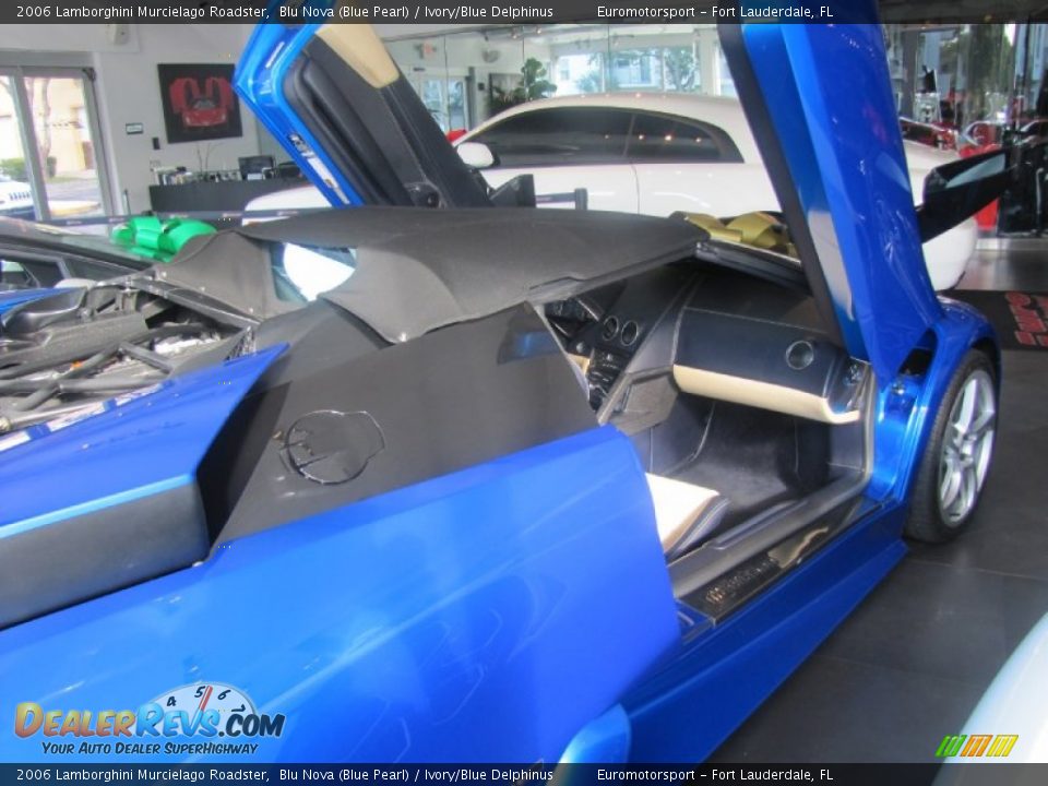 2006 Lamborghini Murcielago Roadster Blu Nova (Blue Pearl) / Ivory/Blue Delphinus Photo #39