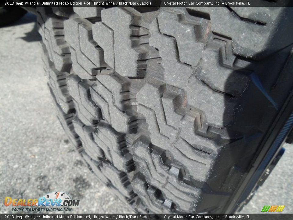 2013 Jeep Wrangler Unlimited Moab Edition 4x4 Bright White / Black/Dark Saddle Photo #16