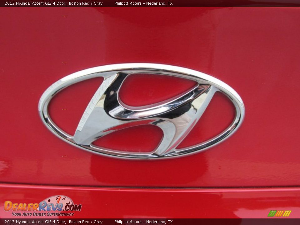 2013 Hyundai Accent GLS 4 Door Boston Red / Gray Photo #13