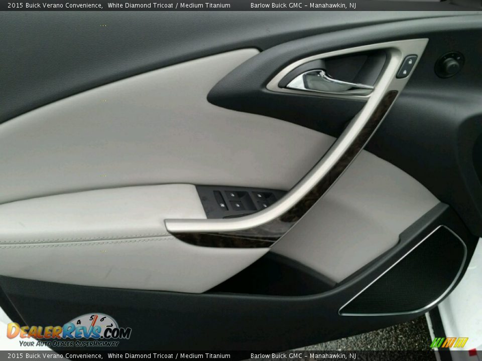 2015 Buick Verano Convenience White Diamond Tricoat / Medium Titanium Photo #8