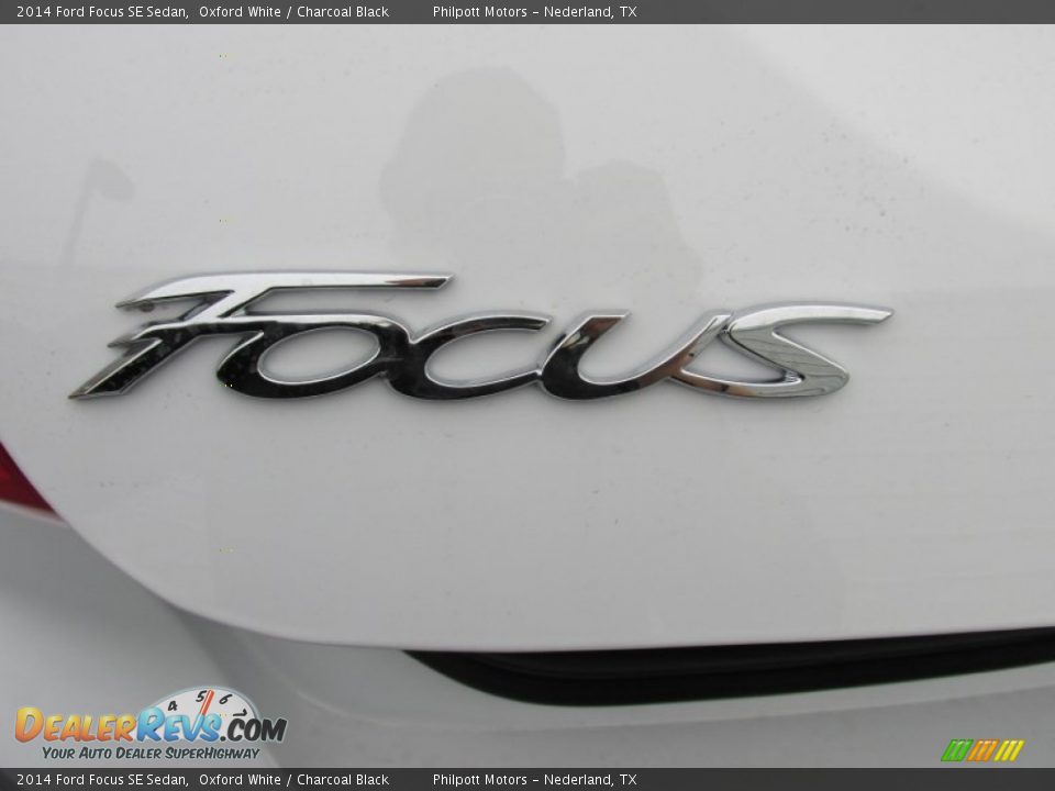 2014 Ford Focus SE Sedan Oxford White / Charcoal Black Photo #13