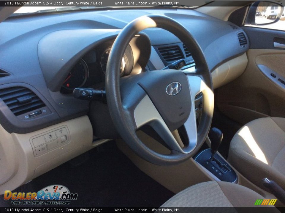 2013 Hyundai Accent GLS 4 Door Century White / Beige Photo #9