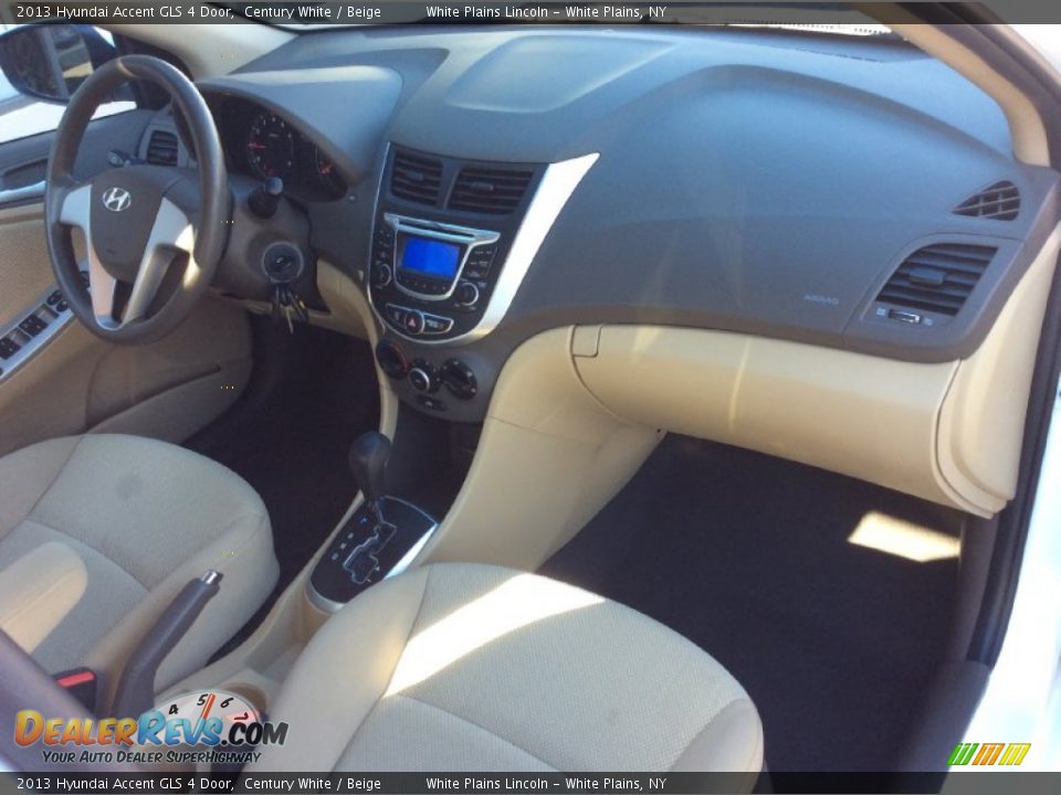 2013 Hyundai Accent GLS 4 Door Century White / Beige Photo #23