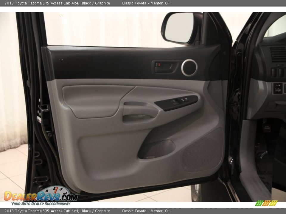 2013 Toyota Tacoma SR5 Access Cab 4x4 Black / Graphite Photo #4