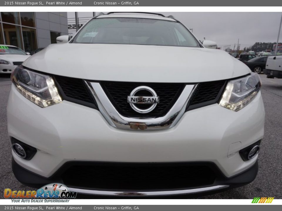 2015 Nissan Rogue SL Pearl White / Almond Photo #8