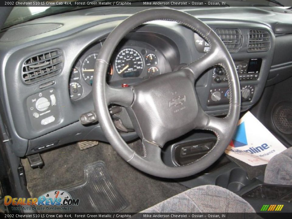 2002 Chevrolet S10 LS Crew Cab 4x4 Forest Green Metallic / Graphite Photo #7