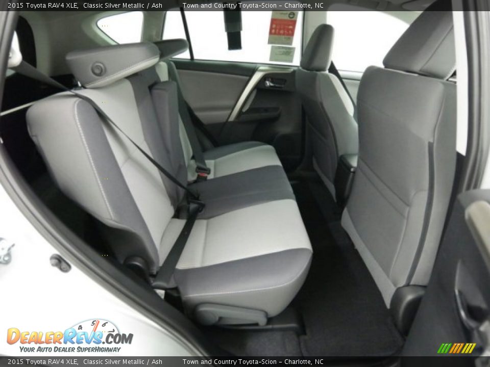 2015 Toyota RAV4 XLE Classic Silver Metallic / Ash Photo #10