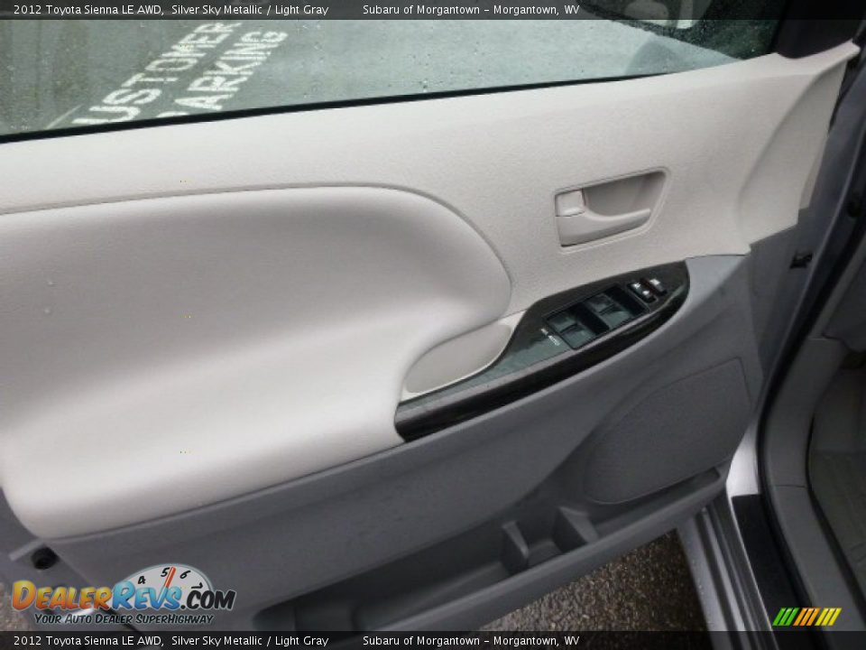 2012 Toyota Sienna LE AWD Silver Sky Metallic / Light Gray Photo #19