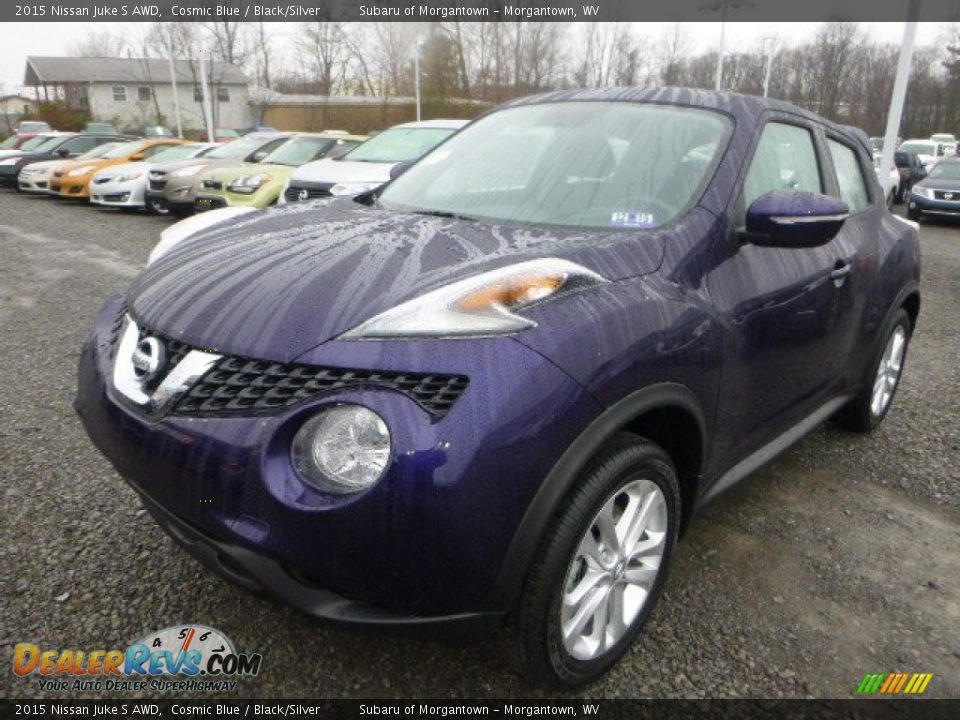 Front 3/4 View of 2015 Nissan Juke S AWD Photo #3