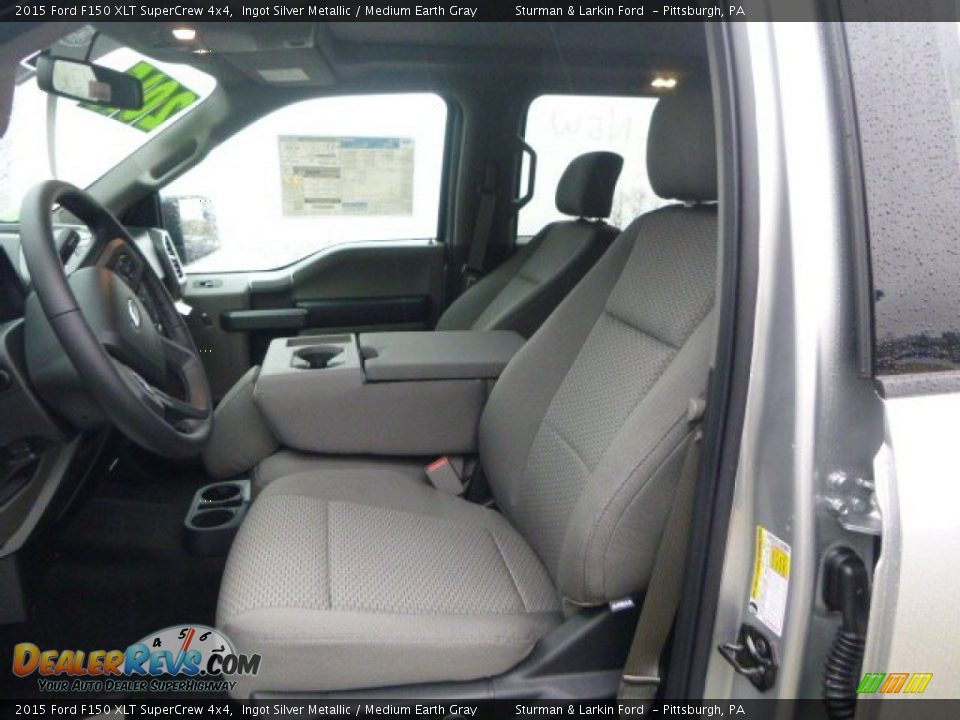Front Seat of 2015 Ford F150 XLT SuperCrew 4x4 Photo #12