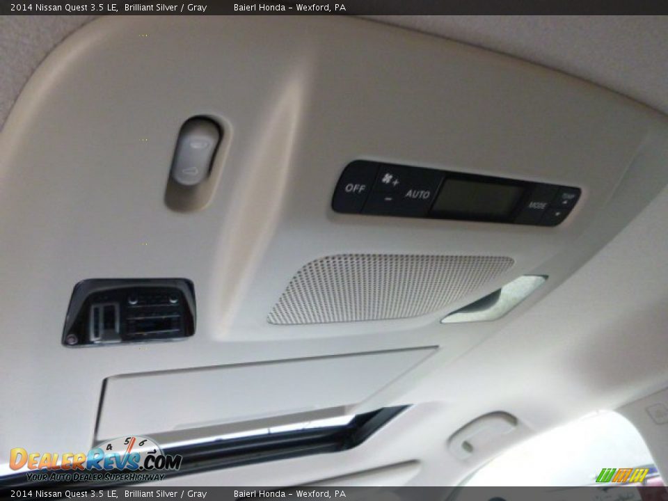 2014 Nissan Quest 3.5 LE Brilliant Silver / Gray Photo #22