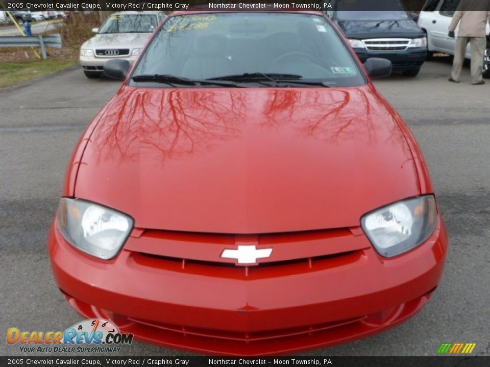 2005 Chevrolet Cavalier Coupe Victory Red / Graphite Gray Photo #6