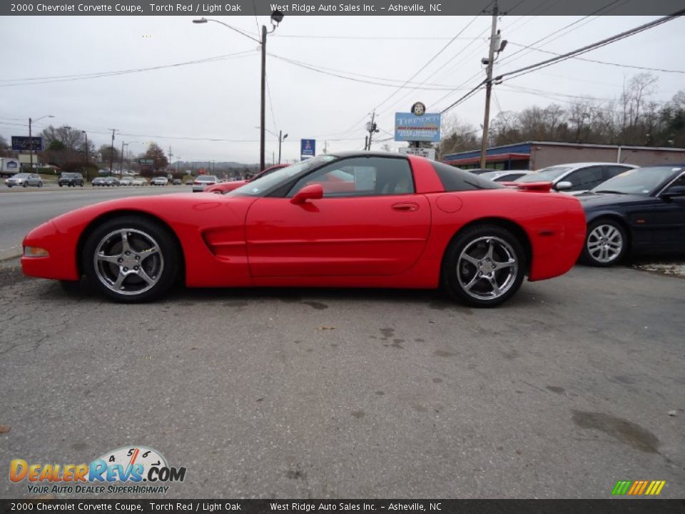 2000 Chevrolet Corvette Coupe Torch Red / Light Oak Photo #2