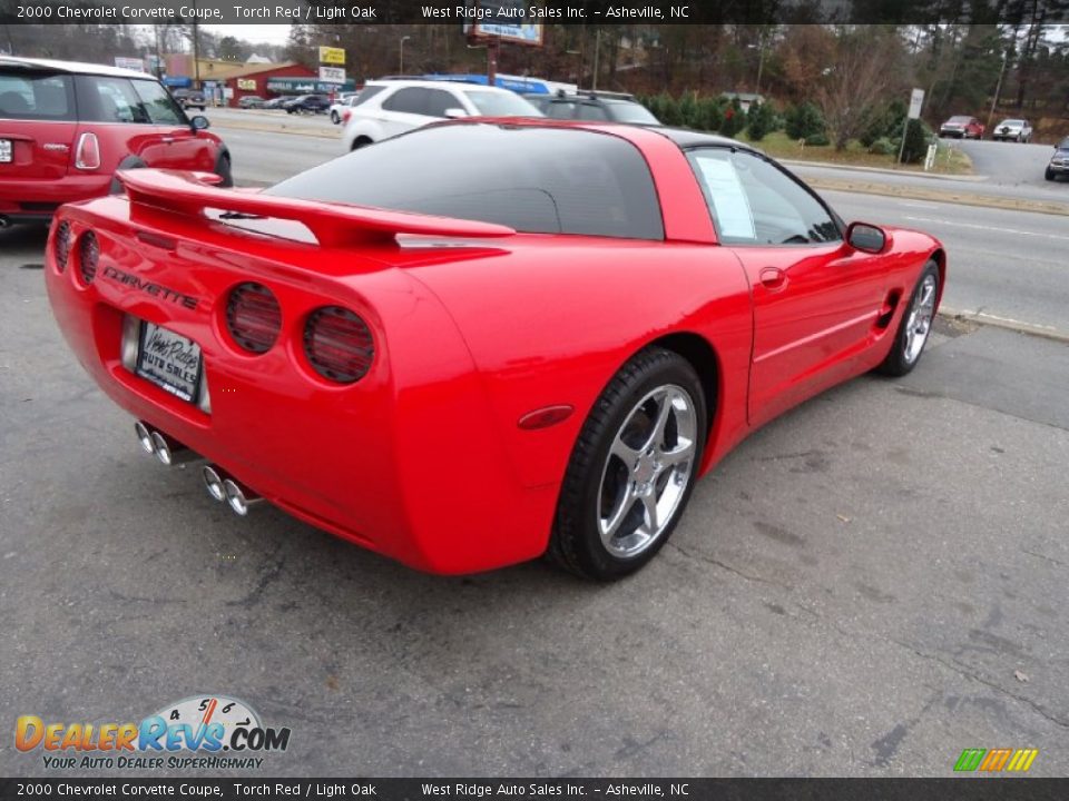 2000 Chevrolet Corvette Coupe Torch Red / Light Oak Photo #3