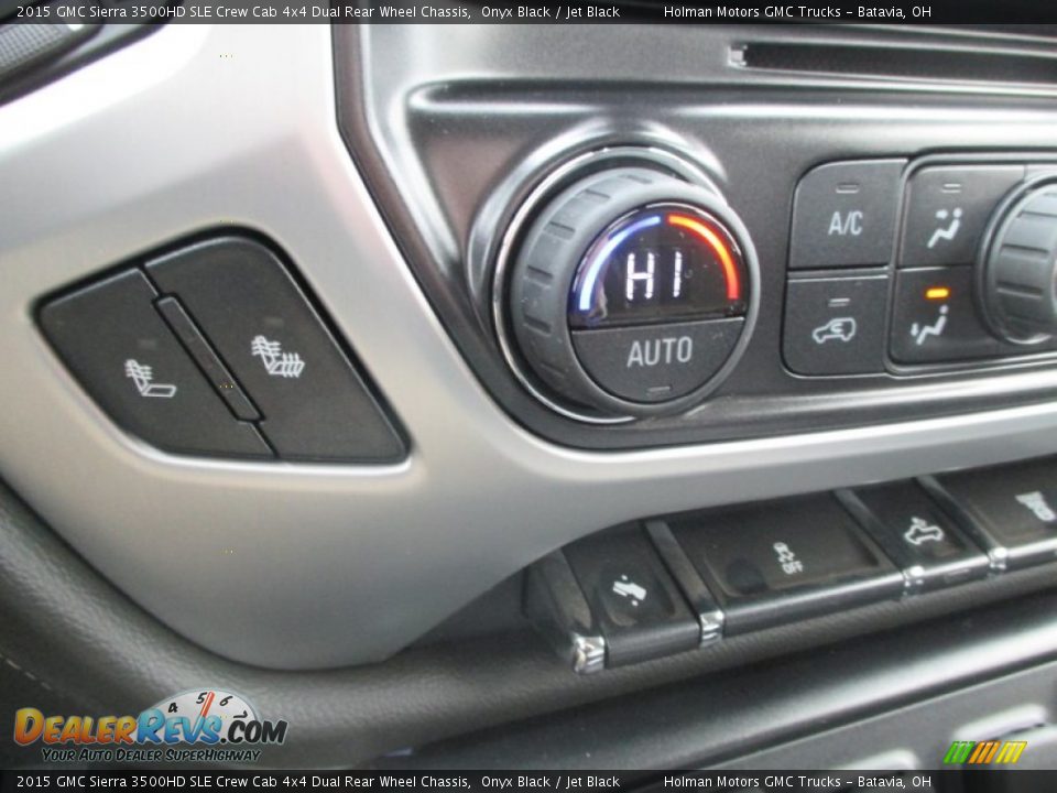 2015 GMC Sierra 3500HD SLE Crew Cab 4x4 Dual Rear Wheel Chassis Onyx Black / Jet Black Photo #16