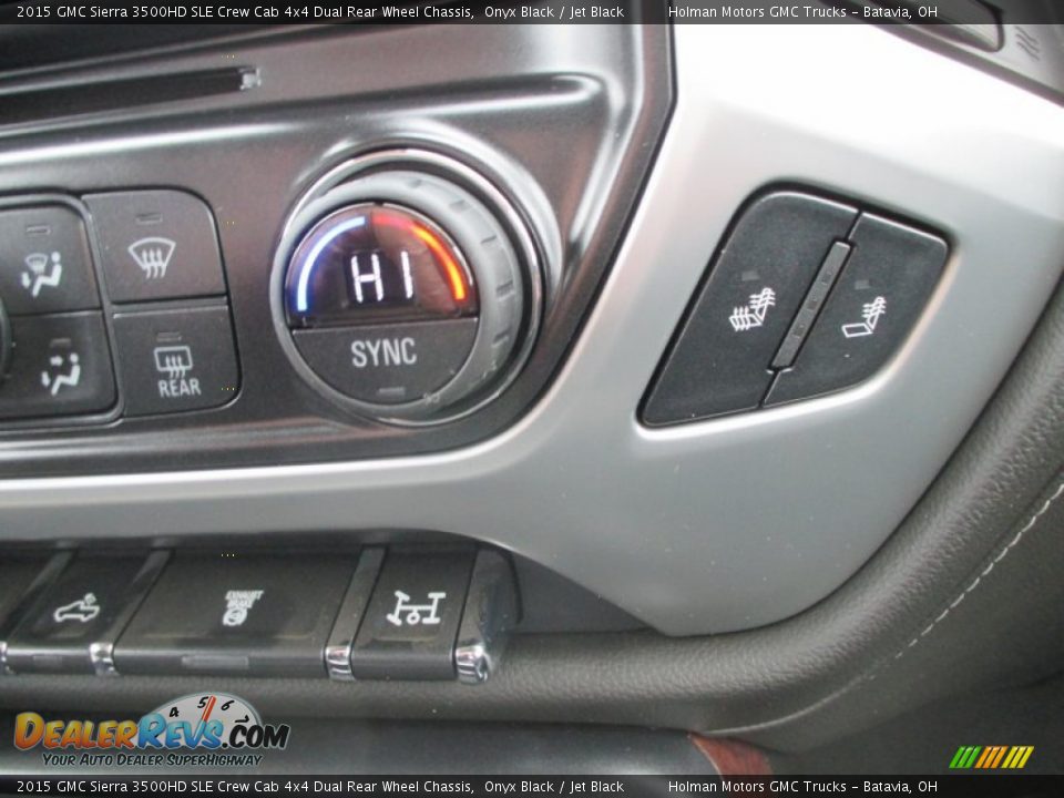 2015 GMC Sierra 3500HD SLE Crew Cab 4x4 Dual Rear Wheel Chassis Onyx Black / Jet Black Photo #17
