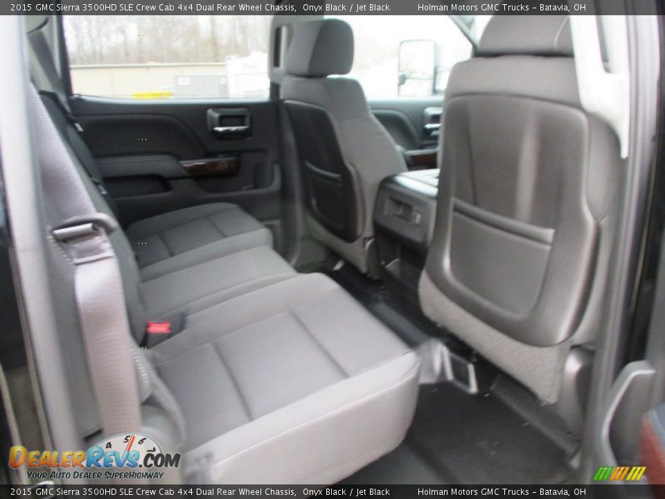 Rear Seat of 2015 GMC Sierra 3500HD SLE Crew Cab 4x4 Dual Rear Wheel Chassis Photo #35