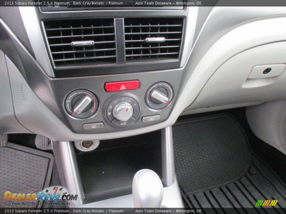 2013 Subaru Forester 2.5 X Premium Dark Gray Metallic / Platinum Photo #31