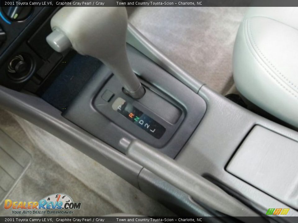 2001 Toyota Camry LE V6 Shifter Photo #32