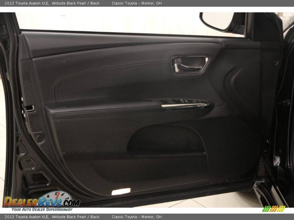 2013 Toyota Avalon XLE Attitude Black Pearl / Black Photo #4