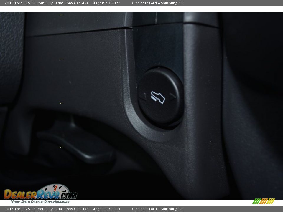 2015 Ford F250 Super Duty Lariat Crew Cab 4x4 Magnetic / Black Photo #29
