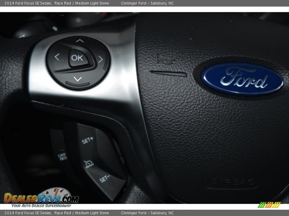 2014 Ford Focus SE Sedan Race Red / Medium Light Stone Photo #18