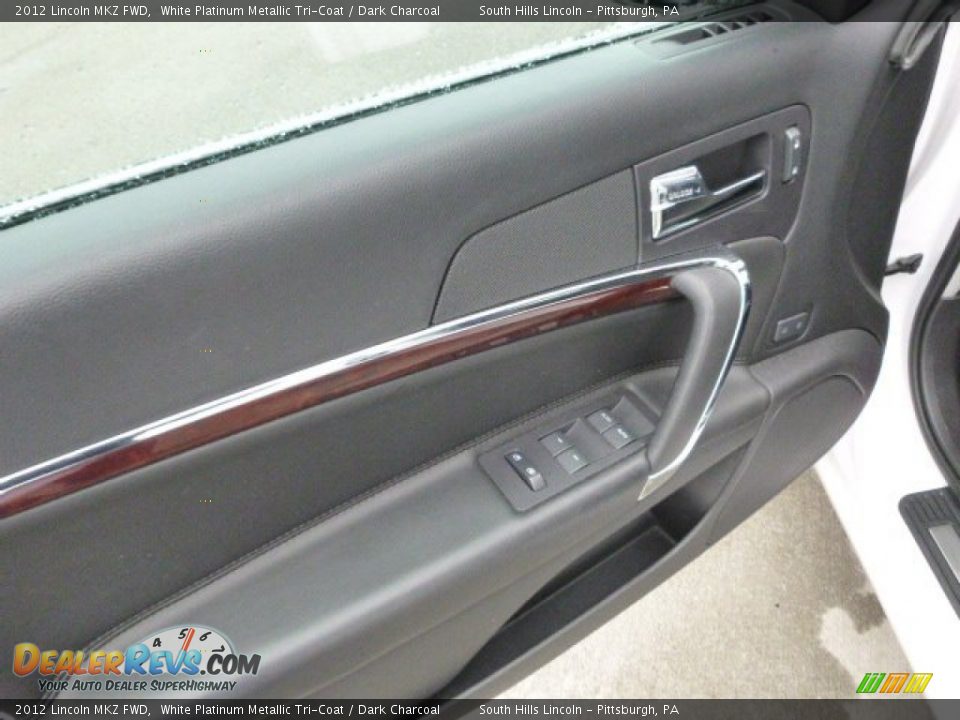 2012 Lincoln MKZ FWD White Platinum Metallic Tri-Coat / Dark Charcoal Photo #19