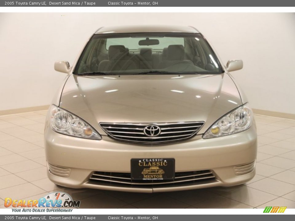 2005 Toyota Camry LE Desert Sand Mica / Taupe Photo #2