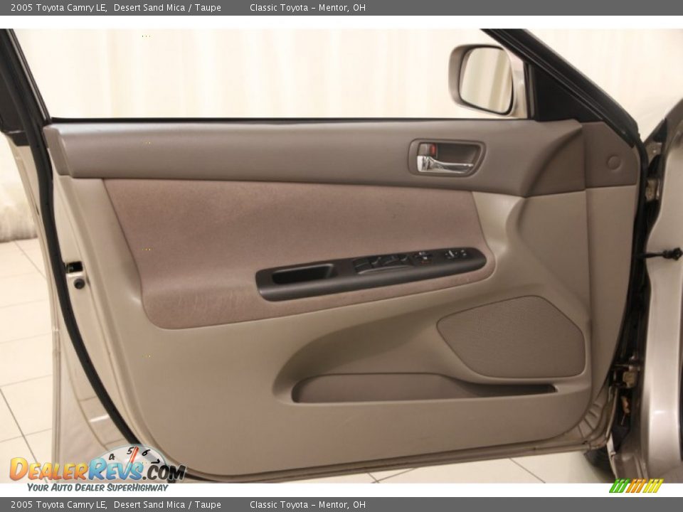 2005 Toyota Camry LE Desert Sand Mica / Taupe Photo #4