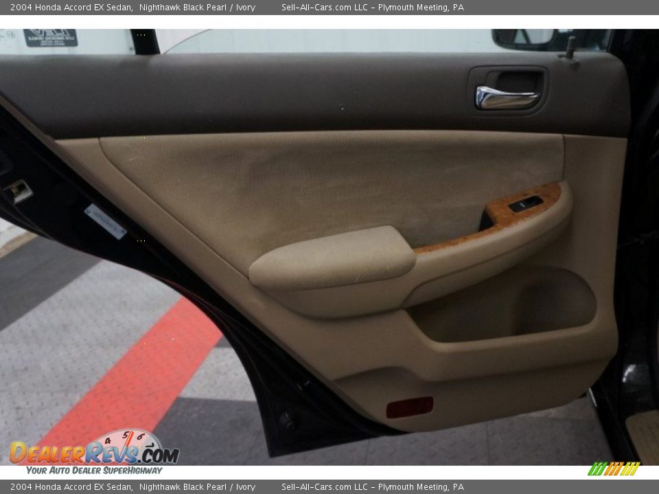 2004 Honda Accord EX Sedan Nighthawk Black Pearl / Ivory Photo #14