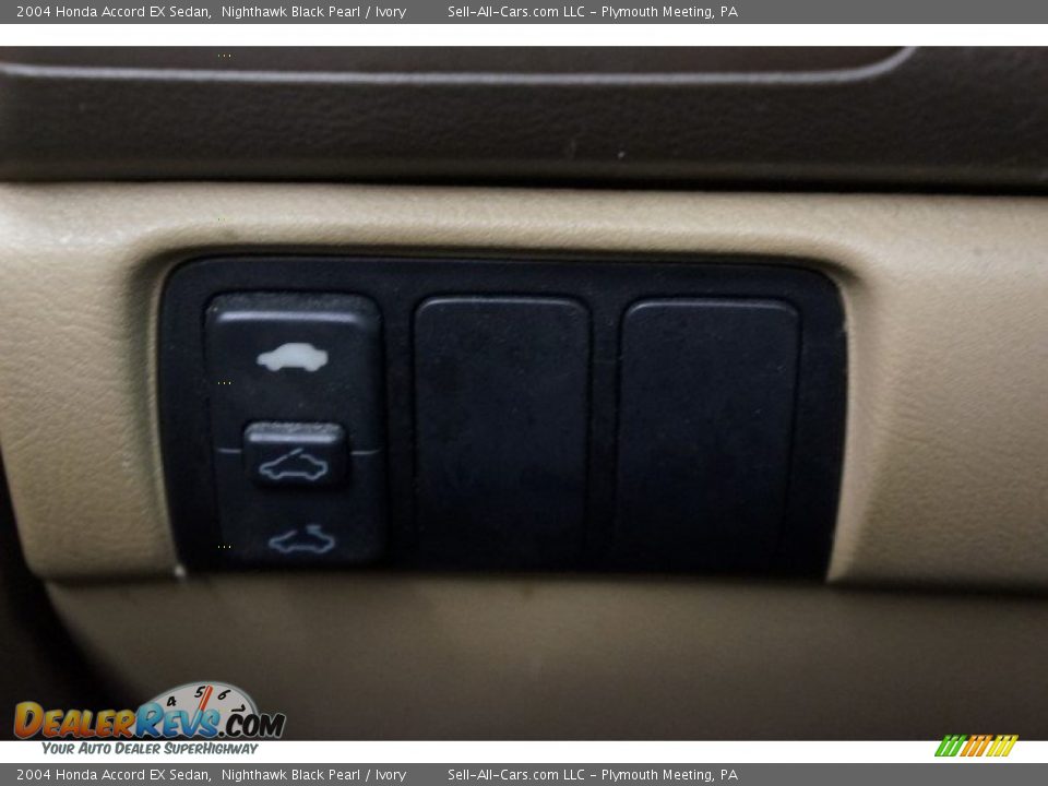 2004 Honda Accord EX Sedan Nighthawk Black Pearl / Ivory Photo #28