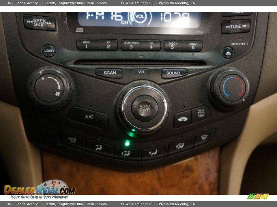 2004 Honda Accord EX Sedan Nighthawk Black Pearl / Ivory Photo #31