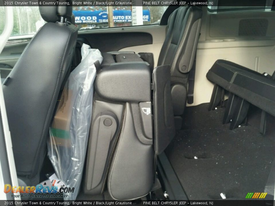 2015 Chrysler Town & Country Touring Bright White / Black/Light Graystone Photo #6