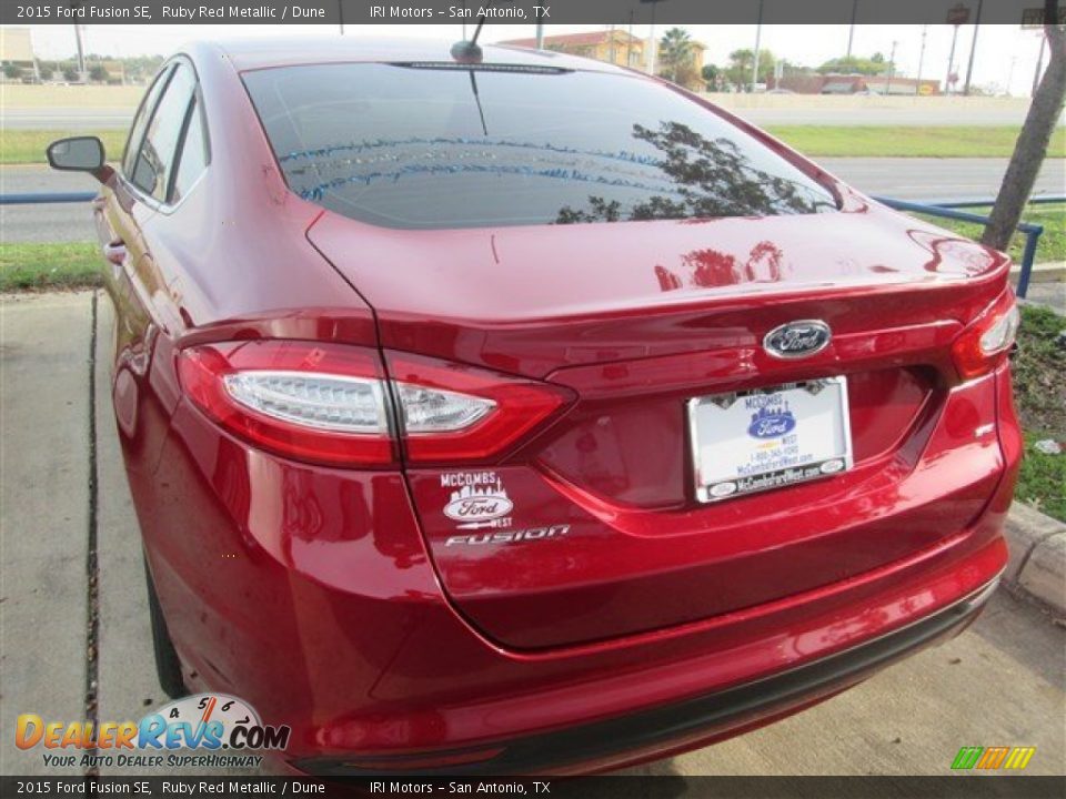 2015 Ford Fusion SE Ruby Red Metallic / Dune Photo #7