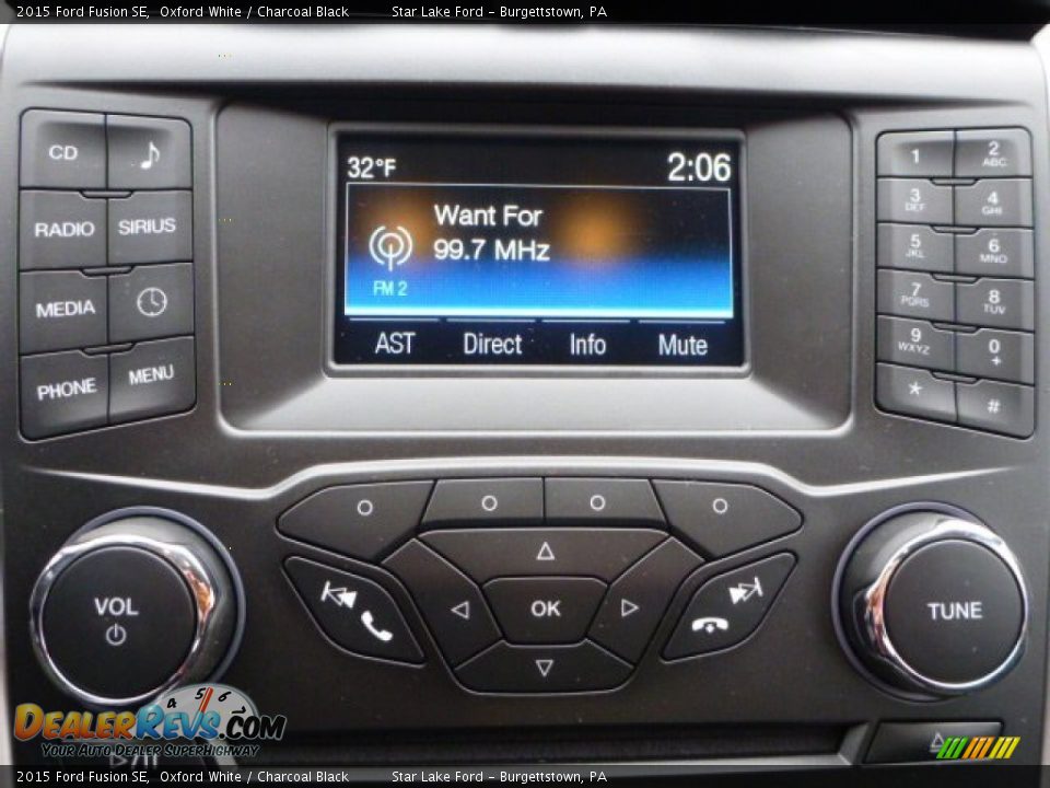 2015 Ford Fusion SE Oxford White / Charcoal Black Photo #17