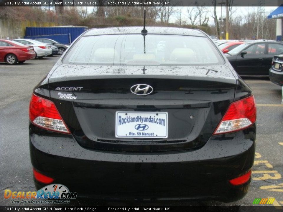 2013 Hyundai Accent GLS 4 Door Ultra Black / Beige Photo #5