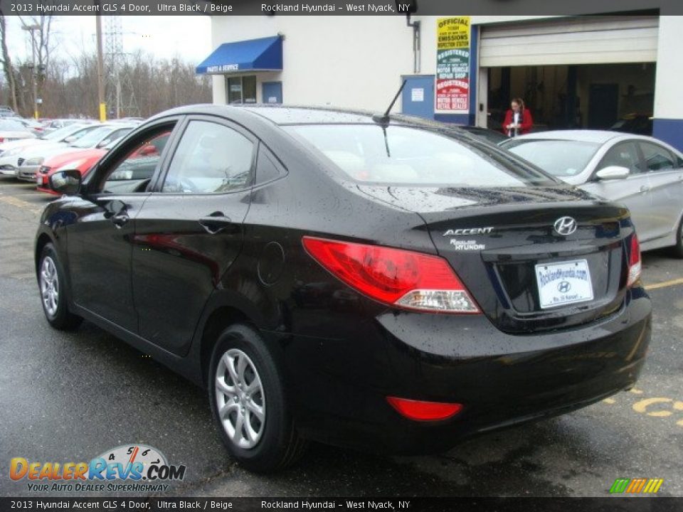 2013 Hyundai Accent GLS 4 Door Ultra Black / Beige Photo #6