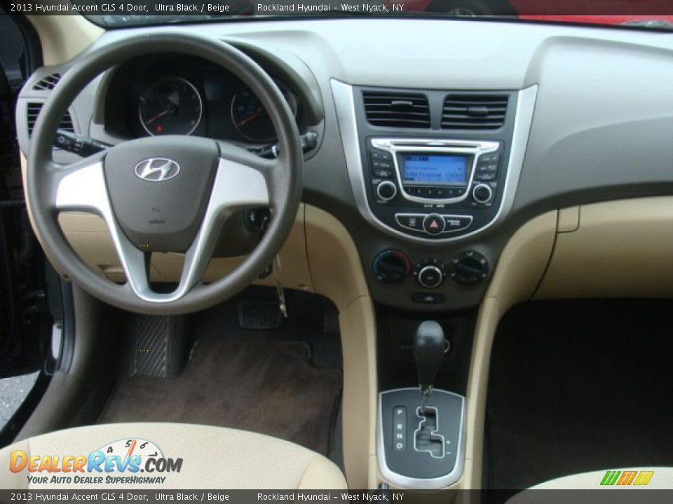 2013 Hyundai Accent GLS 4 Door Ultra Black / Beige Photo #11