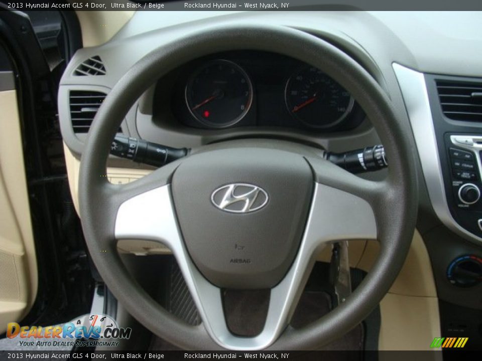 2013 Hyundai Accent GLS 4 Door Ultra Black / Beige Photo #13