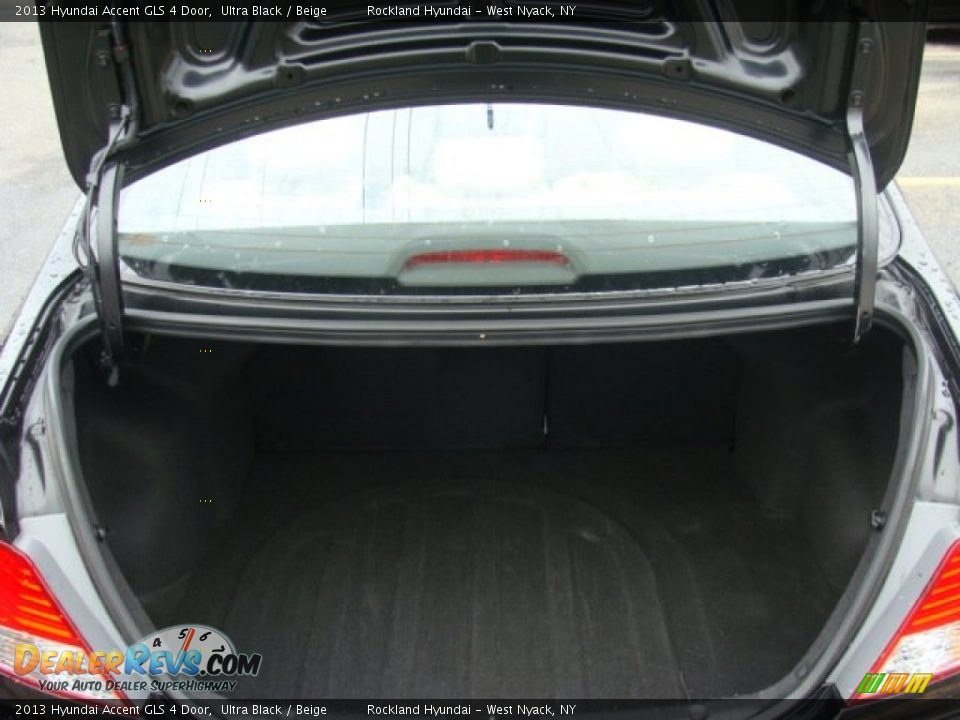 2013 Hyundai Accent GLS 4 Door Ultra Black / Beige Photo #19